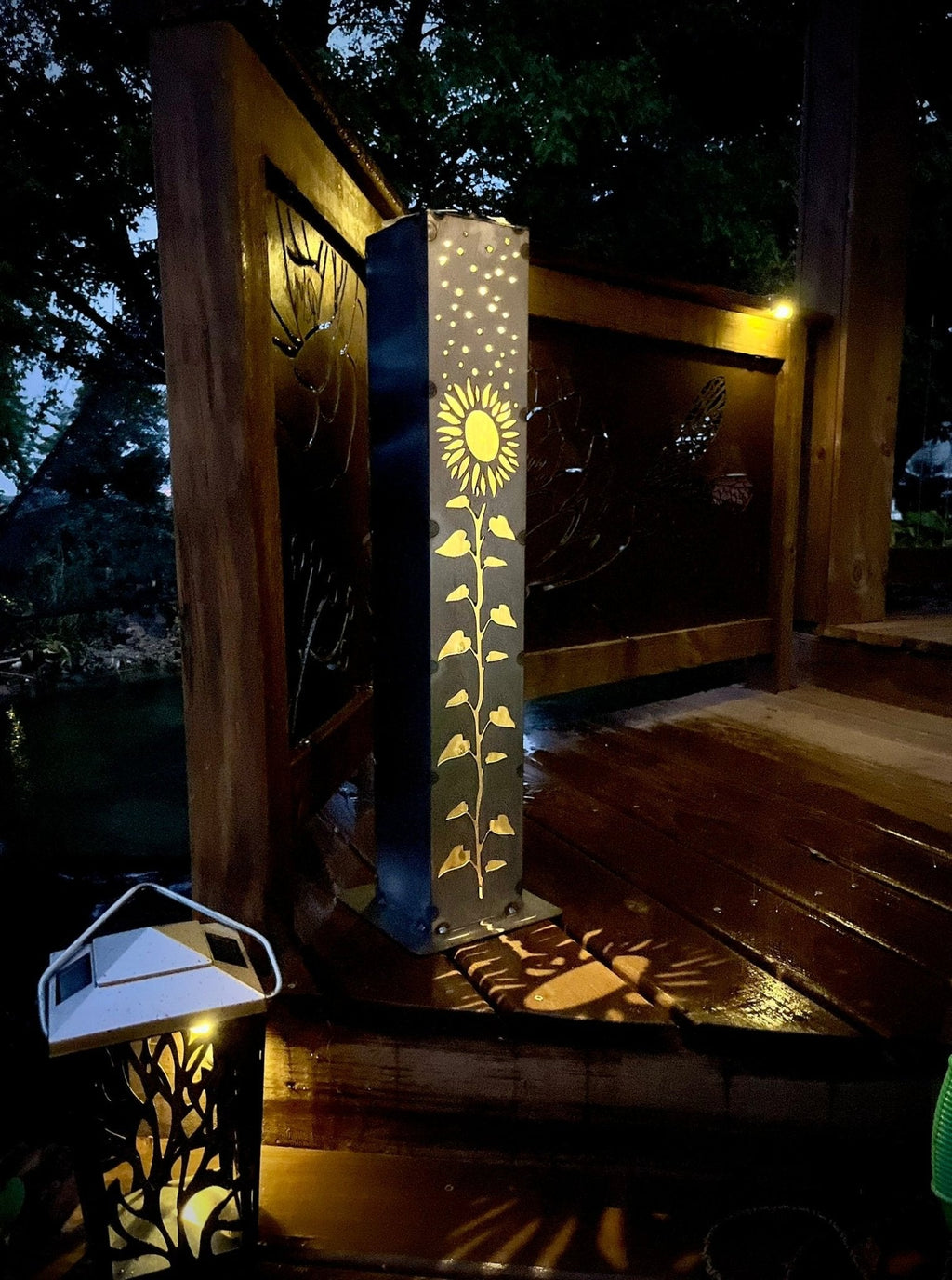 XL Square Sunflower Solar Pillar | Multiple Sizes